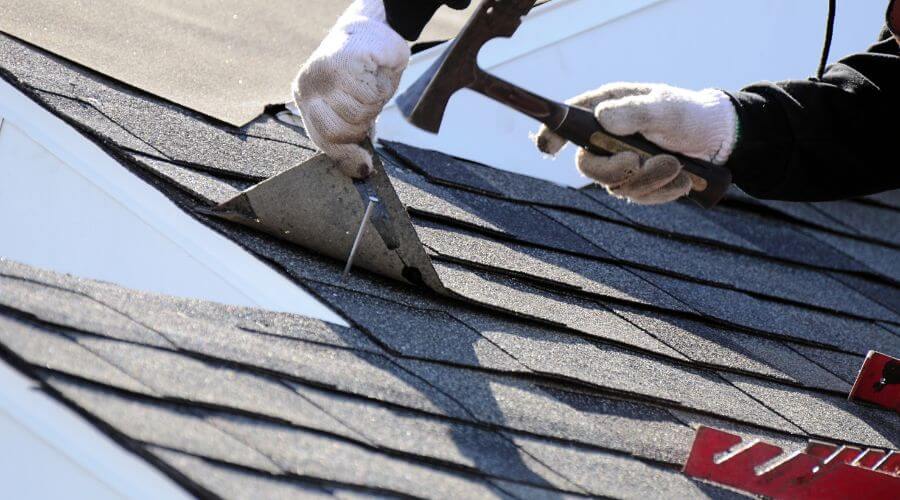 Professional gutter cleaning in New Waterford, OH